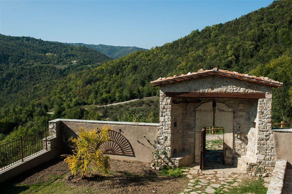 Eremito Hotel Parrano Luaran gambar